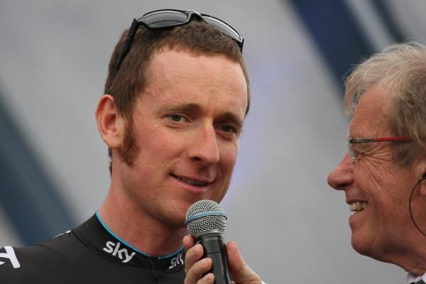 Bradley Wiggins has some mic time