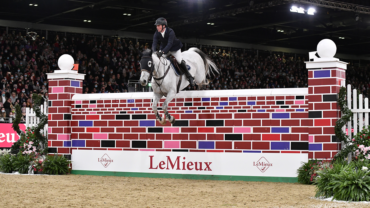 Guy Williams GBR riding Mr Blue Sky UK winners