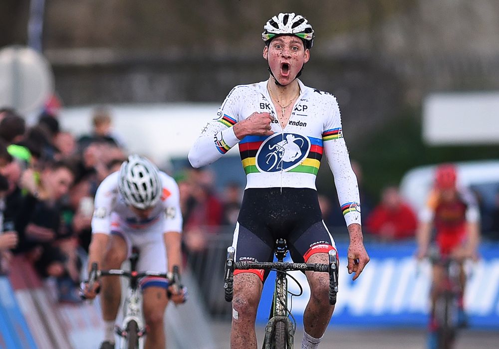 Mathieu van der Poel celebrateshis win in Nmaur