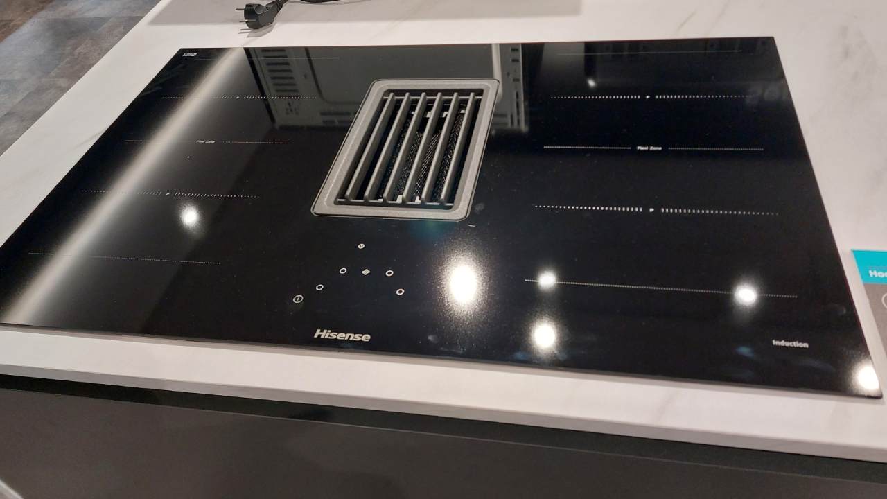 Hisense HQ