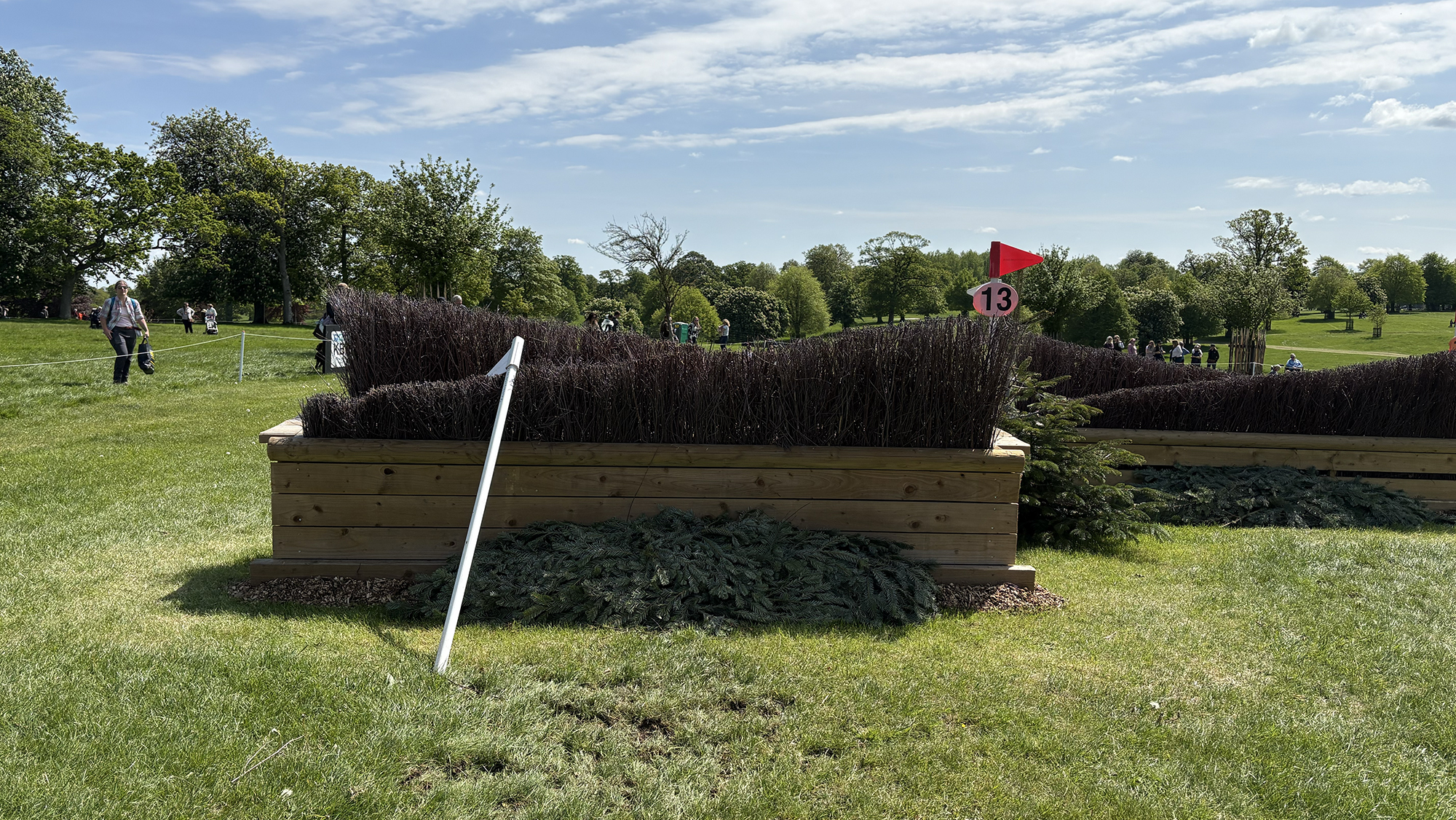 BE100 Badminton grassroots course 2026 fence 13