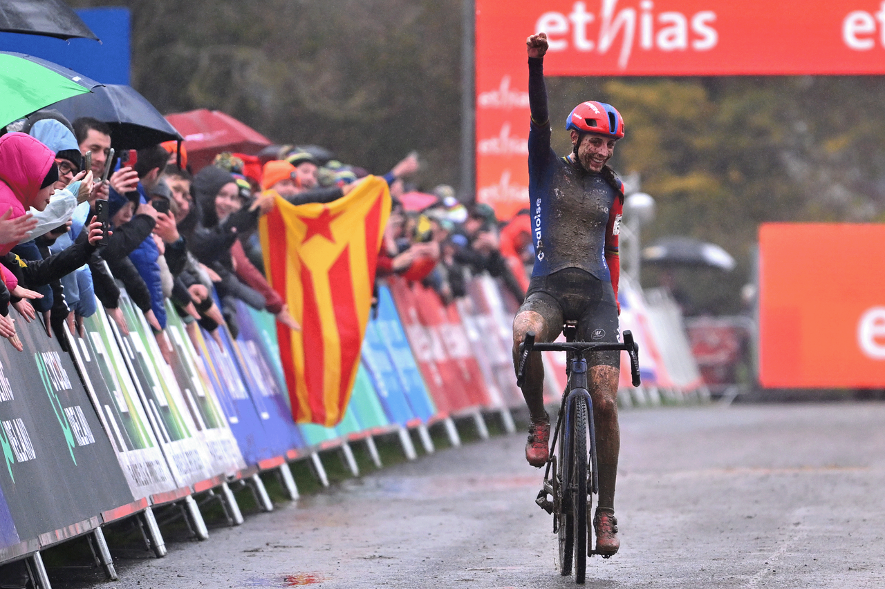 Lucinda Brand punches the air in victory