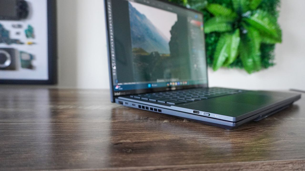 Asus Zenbook Duo (2024)