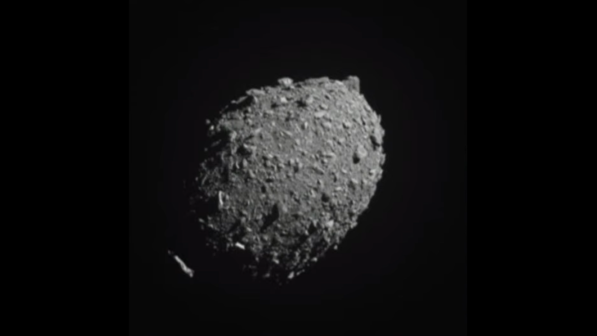 NASA crashes DART spacecraft into asteroid in world's 1st planetary protection take a look at thumbnail