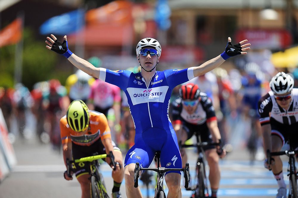 Elia Viviani wins stage 3 at the 2018 Tour Down Under