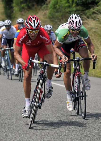 Joseph Lewis (Drapac Porsche) wins the KOM points ahead of Jay Thompson (Fly V Australia).