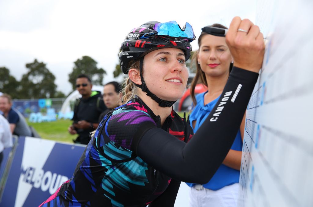 Alexis Ryan of Canyon//SRAM signs on