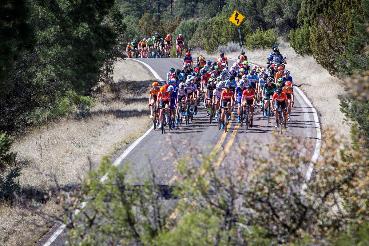 The mens field splits up.