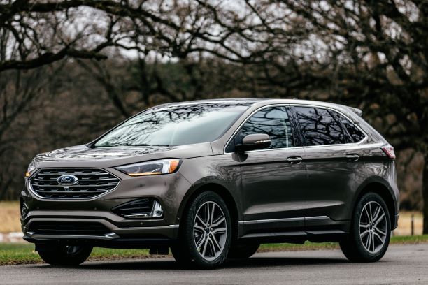 The 2019 Ford Edge can steer around problems like a robot is driving for you
