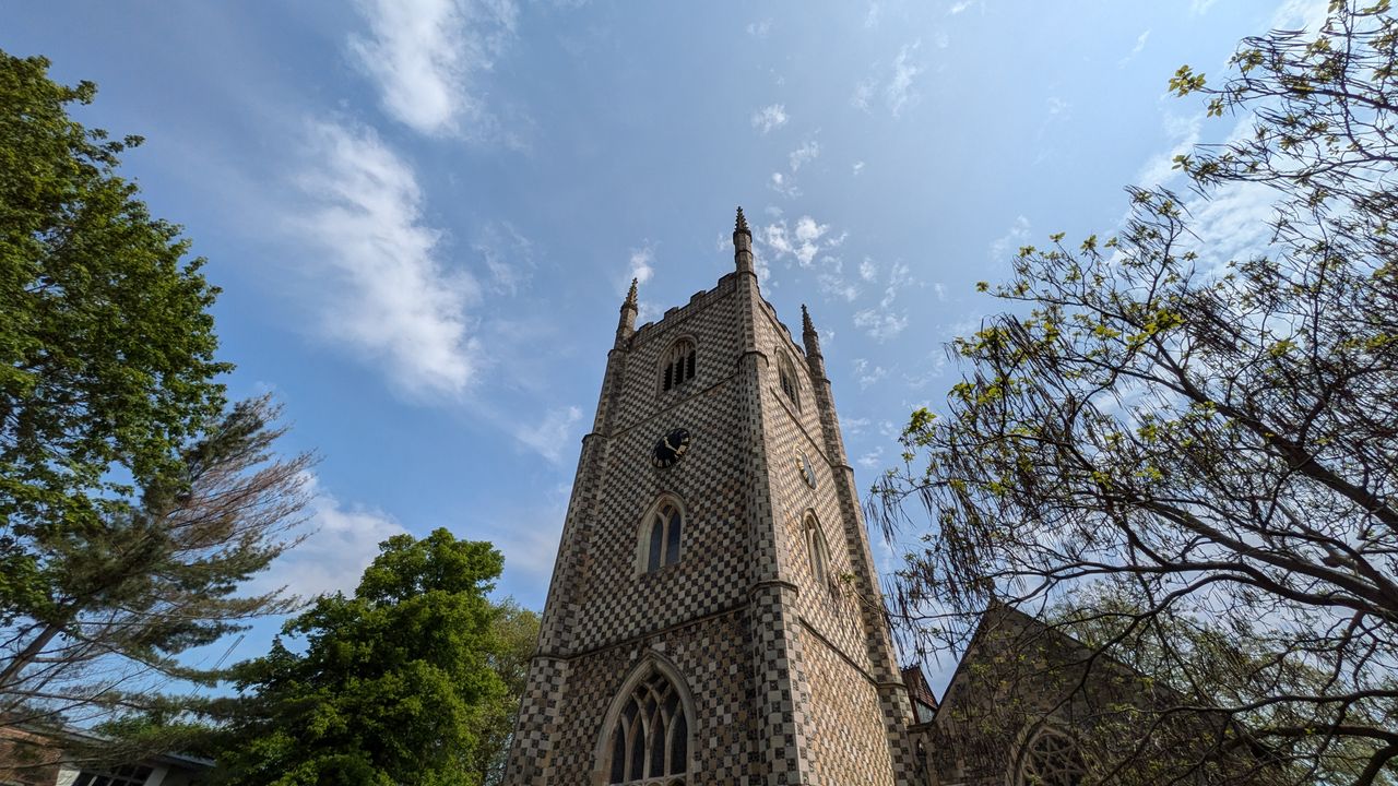 200 photos google pixel 8a vs google pixel 6 pro