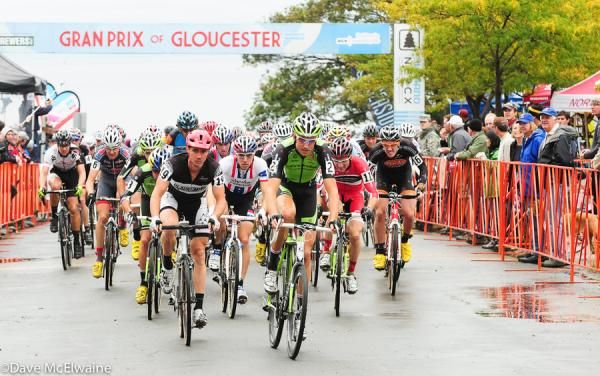 Ryan Trebon (Cannondale) takes the hole shot