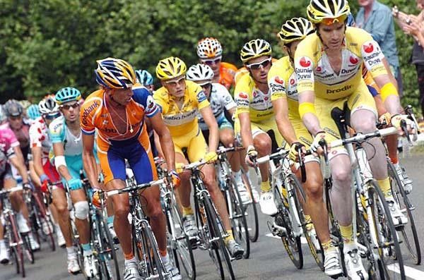The Scot is fighting a skin allergy and his legs don't look particularly like cyclist's legs these days. But it doesn't affect his work ethics.