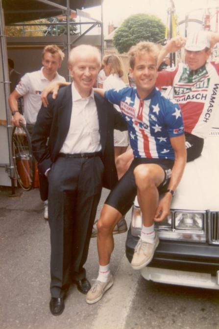 1989 Worlds: Fred Mengoni and Andy Hampsten (USA) prior to the start of the men's pro race in Chamb&eacute;ry, France