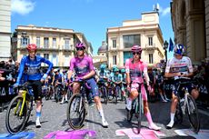 Jersey leaders line up for Giro d'Italia Stage 8, 2026