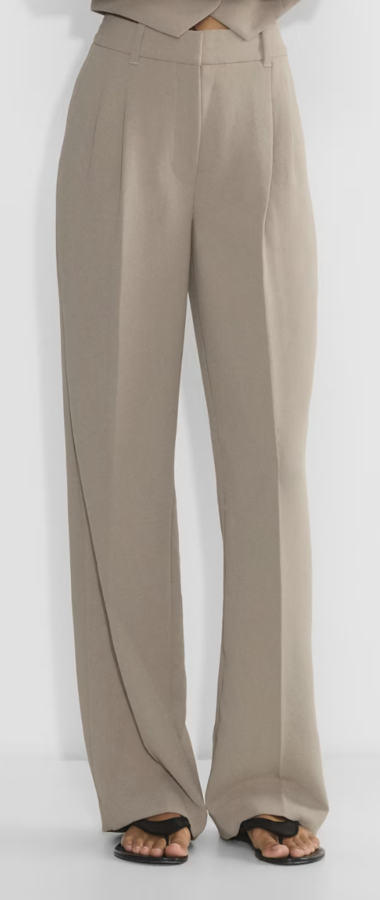 Aritzia, The Effortless Pant