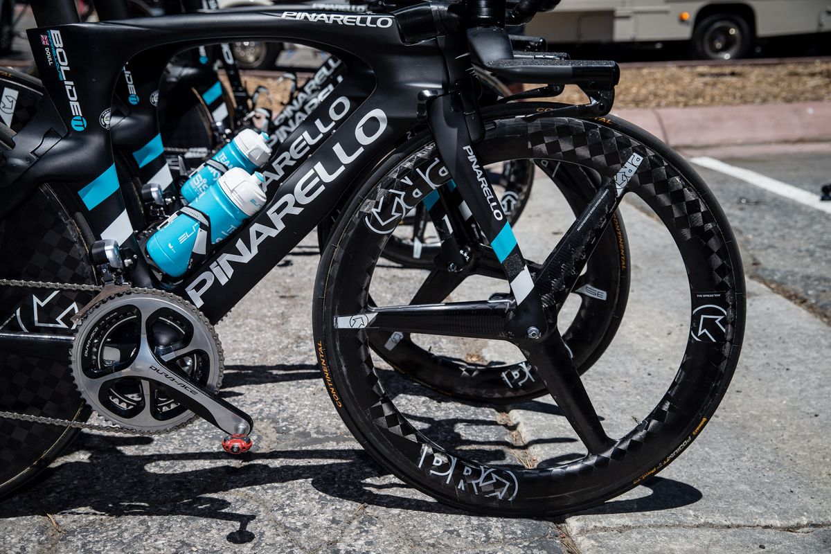 The majority of Team Sky complemented their Pinarello Bolides with PRO Textreme 3-Spoke front wheels and disc rears