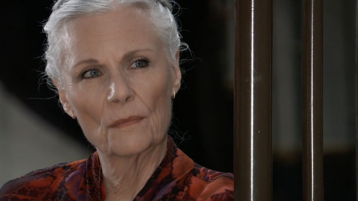 Jane Elliot as Tracy in General Hospital