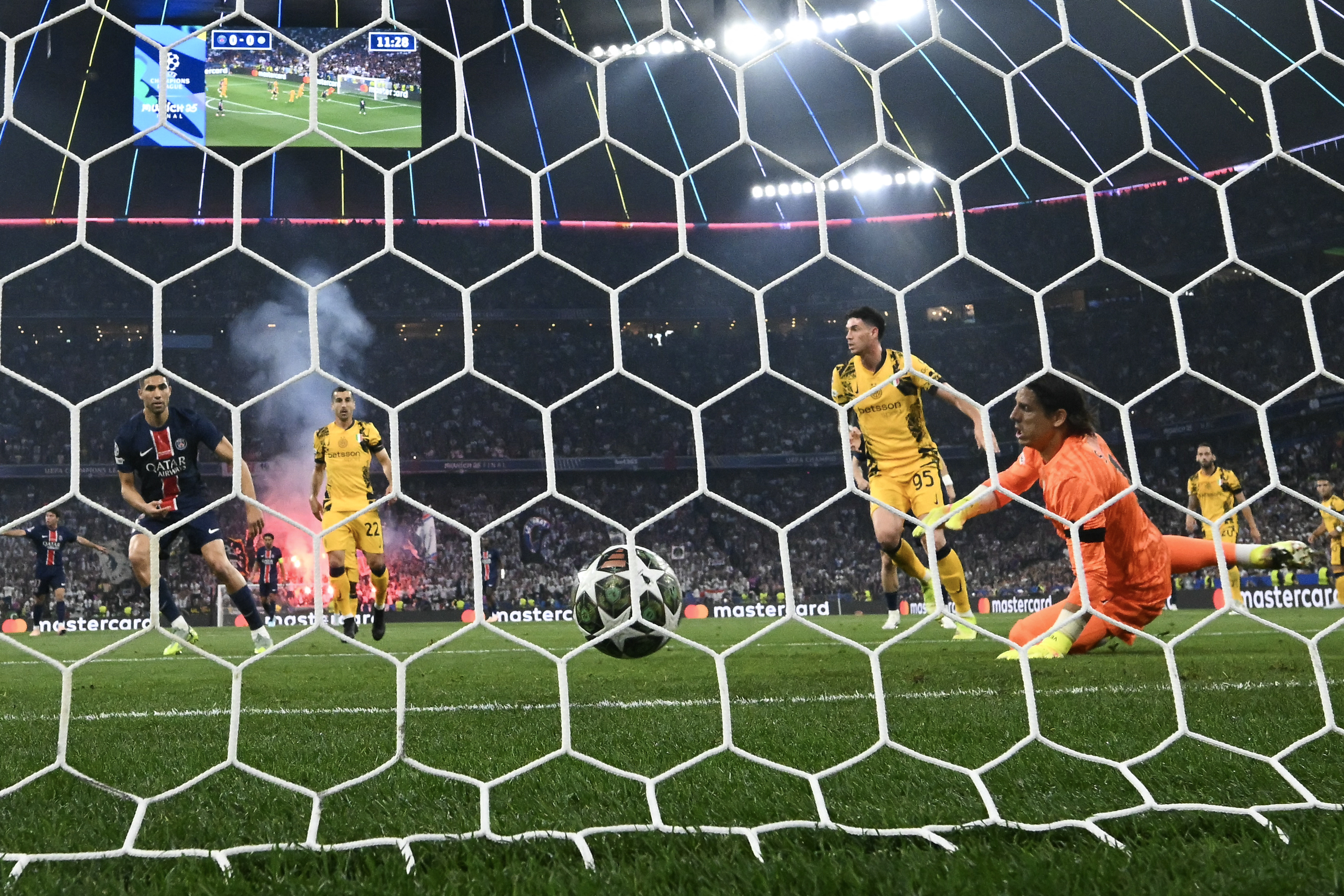 Achraf Hakimi slots home PSG's opener against Inter in the 2025 Champions League final