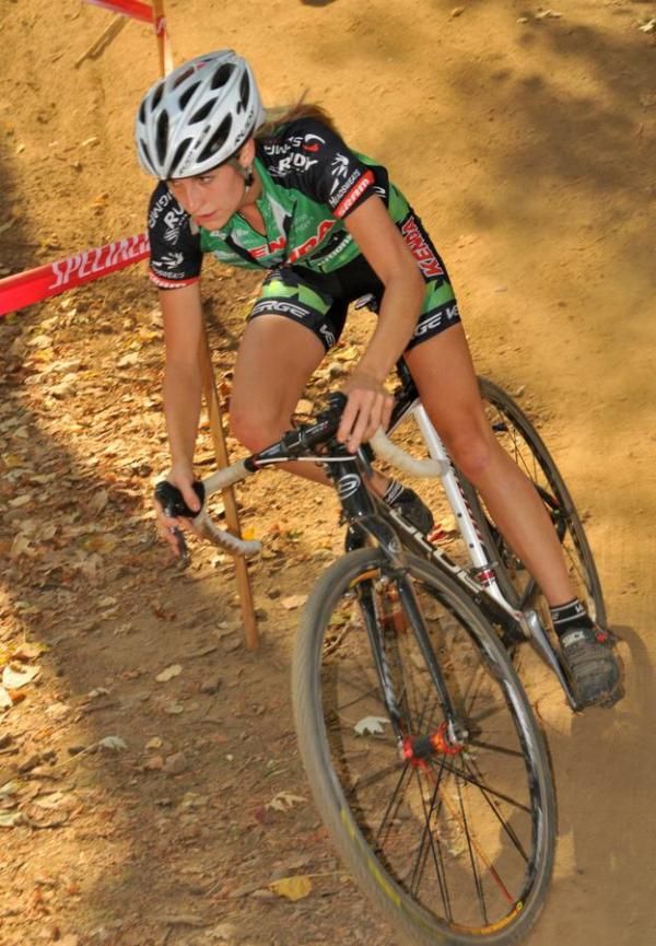 Kaitlin Antonneau (Team Kenda) on her way to ninth place.