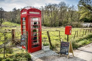 red telephone box