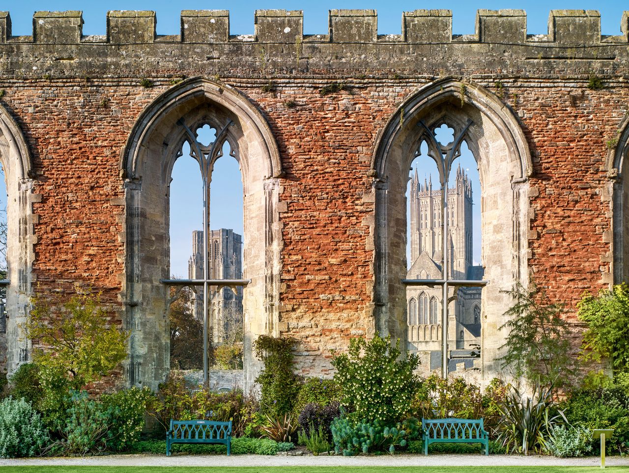 Bishop&#039;s Palace, Wells, seen through the ruined hall window.