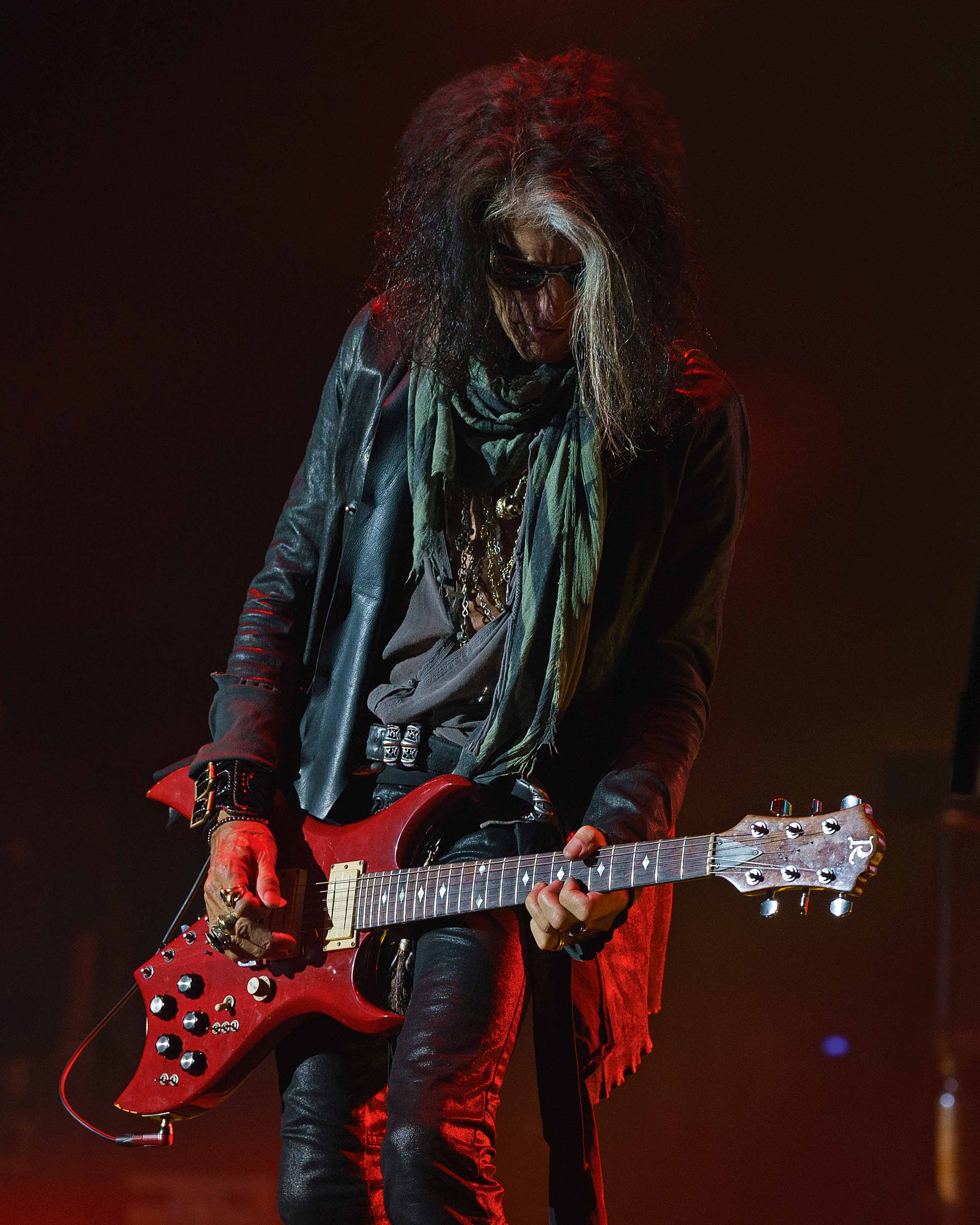 Joe Perry plays his 10-string B.C. Rich Bich Supreme onstage.
