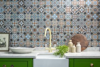 patterned tiled kitchen wall and splashback