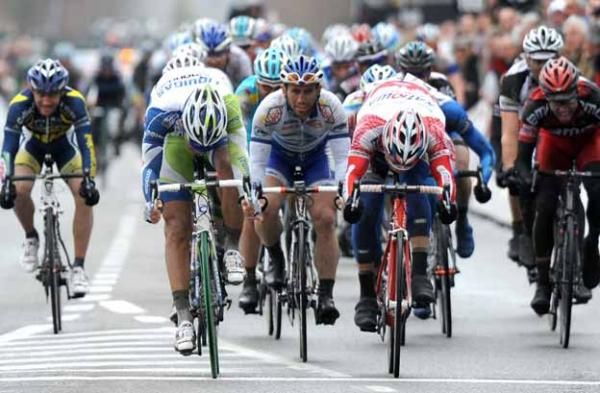 Jacopo Guarnieri (Liquigas-Cannondale) and Denis Galimzyanov (Katusha) were almost inseparable at the finish.
