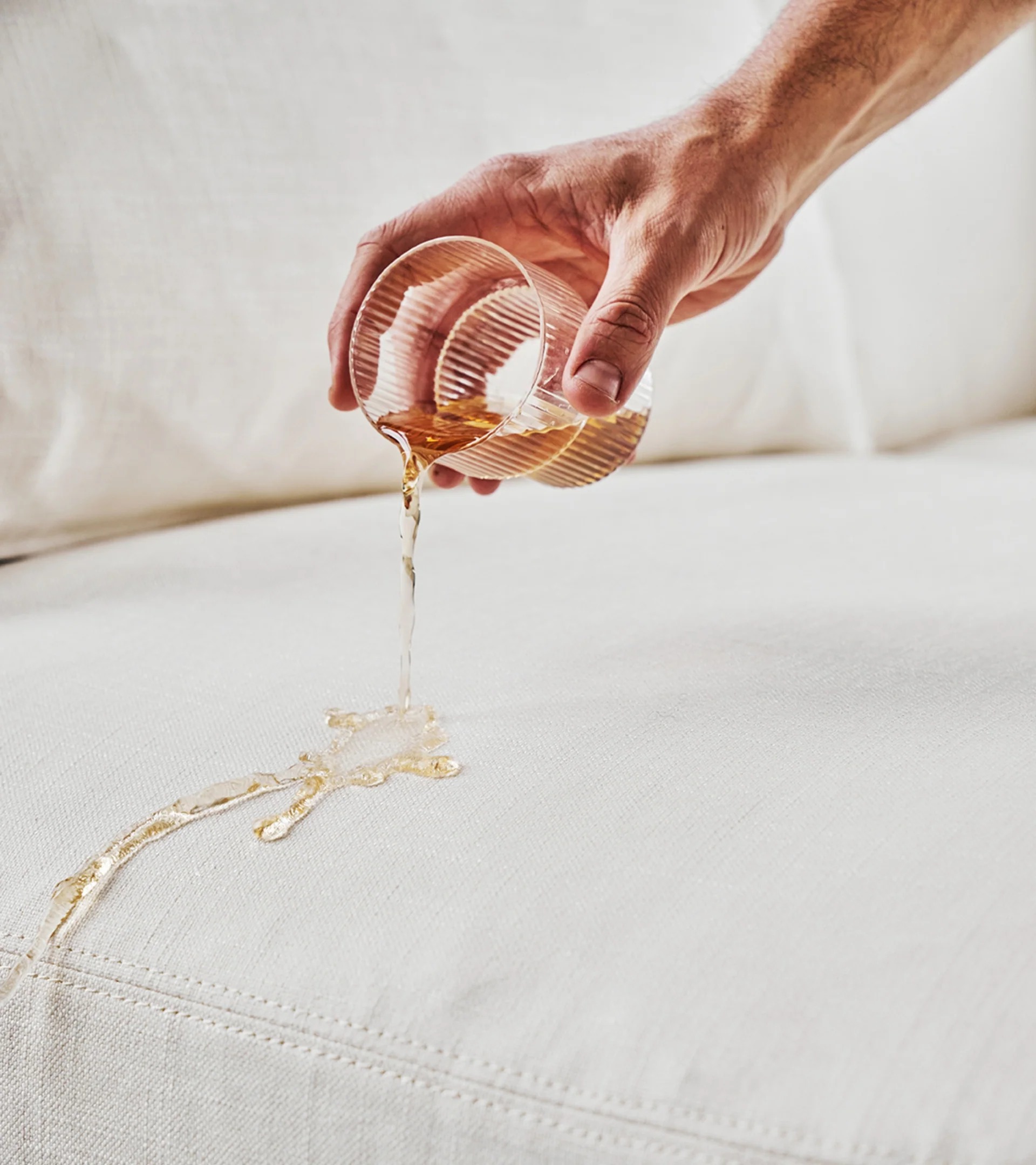 nLEBMRmfGqJNLhgCGsLBhP اختبر محررنا الأريكة الليلية لفيلم Sundays Furniture