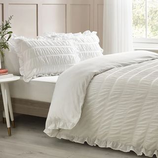 Catherine Lansfield Seersucker Ruffle Duvet Set