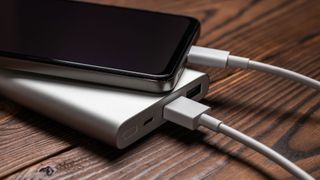 Powerbank charging mobile phone