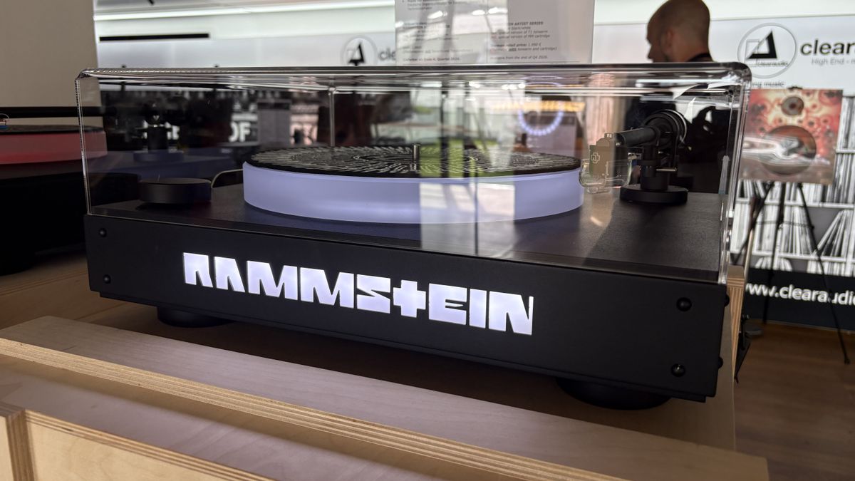Clearaudio Rammstein turntable