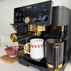 Trying David Beckham's Ninja coffee machine at home 