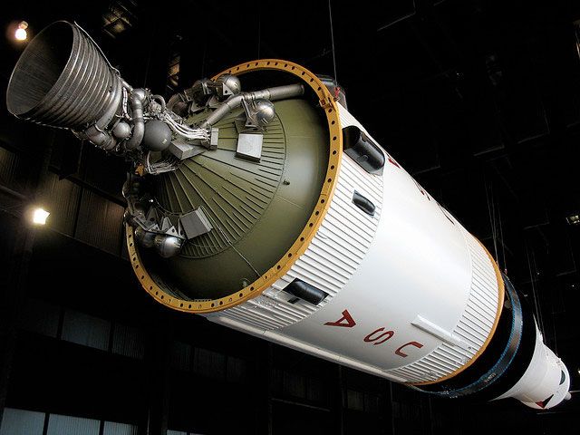 V & Apollo Spacecraft | Space