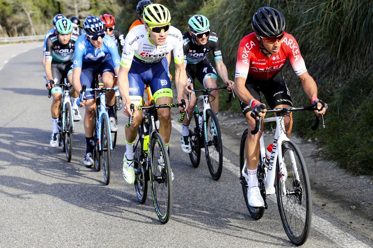 The lead group
