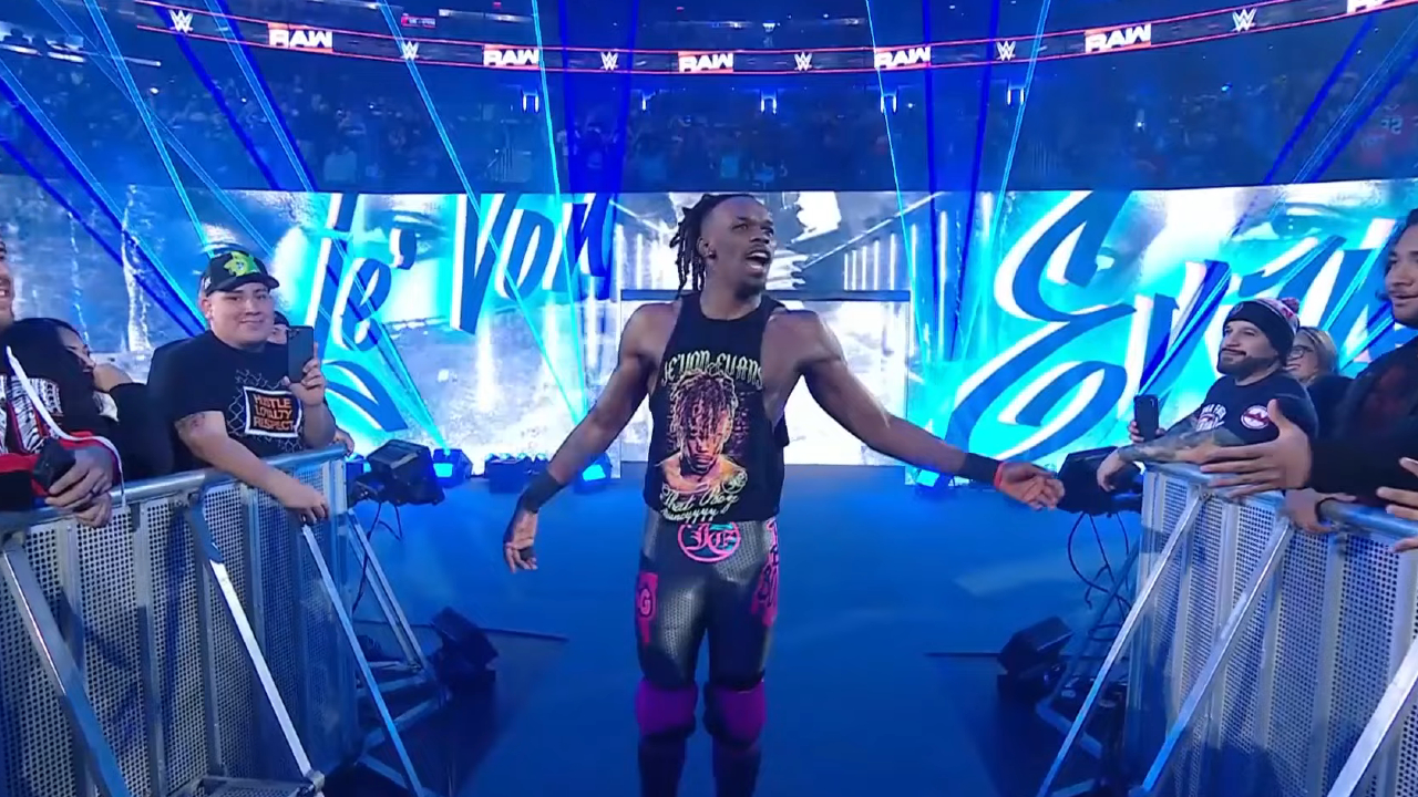 Je'Von Evans making his entrance at Raw