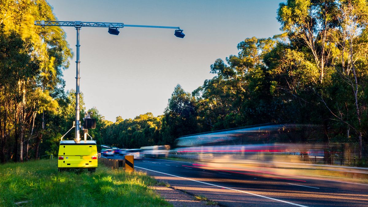 ai-traffic-cameras-can-catch-drivers-using-mobile-phones-even-at