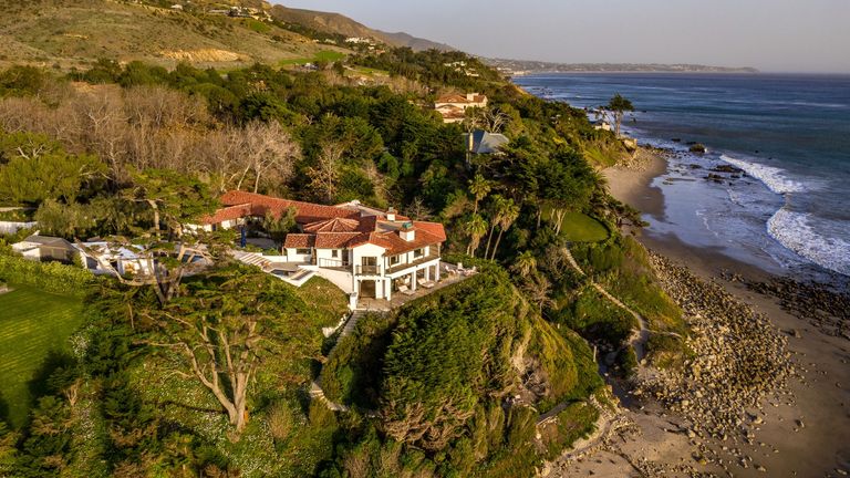 Cindy Crawford's former Malibu mansion located on the beach