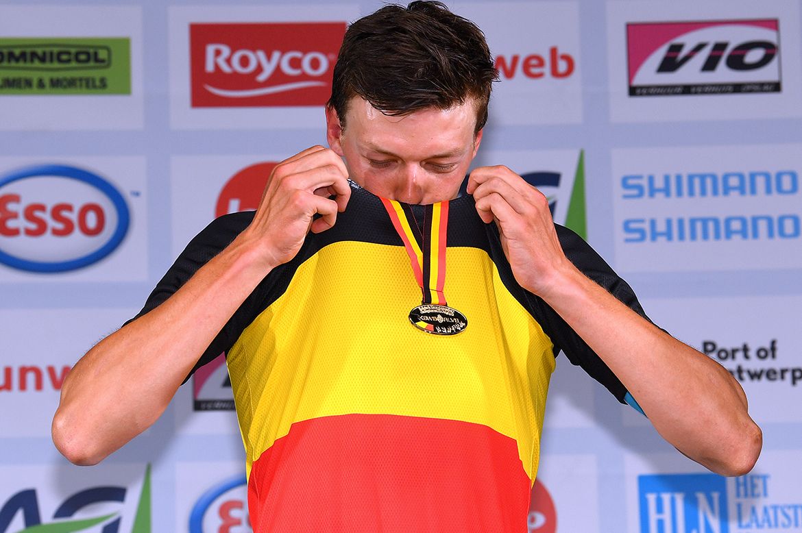 Naesen kisses the Belgian jersey