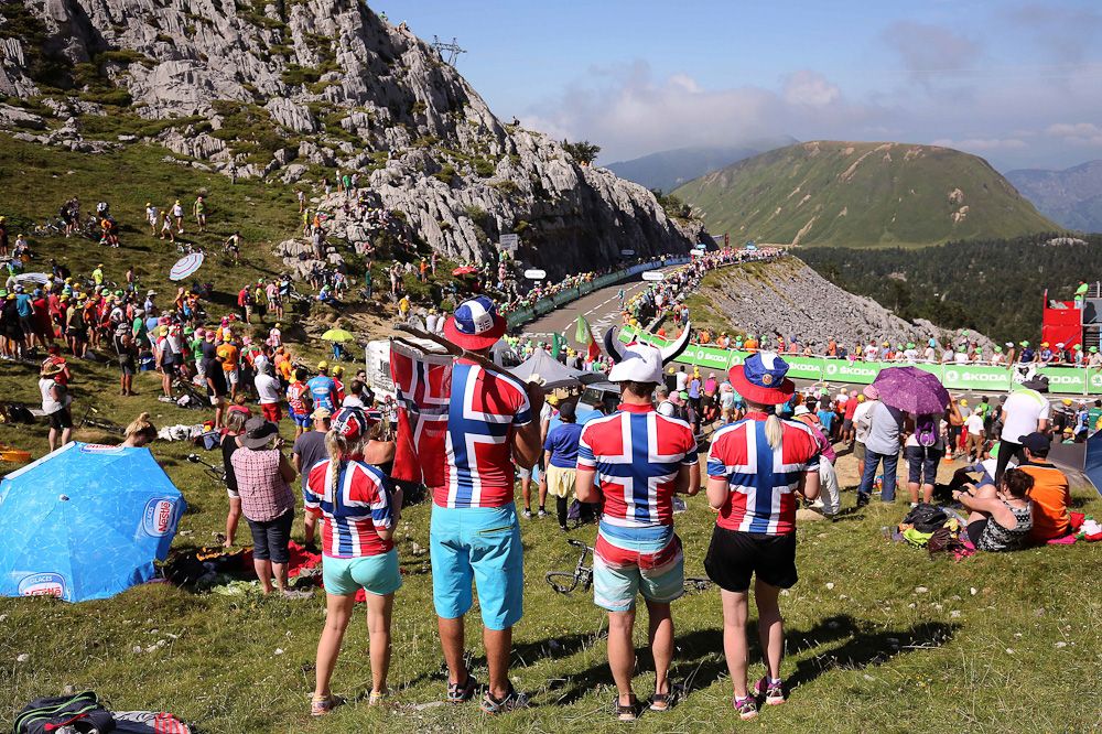 Norwegian fans show their colors.