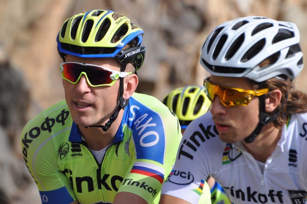 Thanks to the warm weather in Gran Canaria, the riders train in shorts sleeves