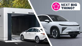 A CATL battery swap station next to the Geely Haoyue R7 car