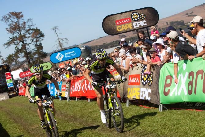 Alban Lakata and Robert Mennen during the 2012 Cape Epic prologue