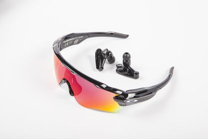 Oakley store radar bluetooth