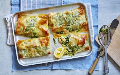 Filo parcels with creamy prawns and spinach