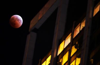 The first of 4 'blood moons' will be visible April 14-15