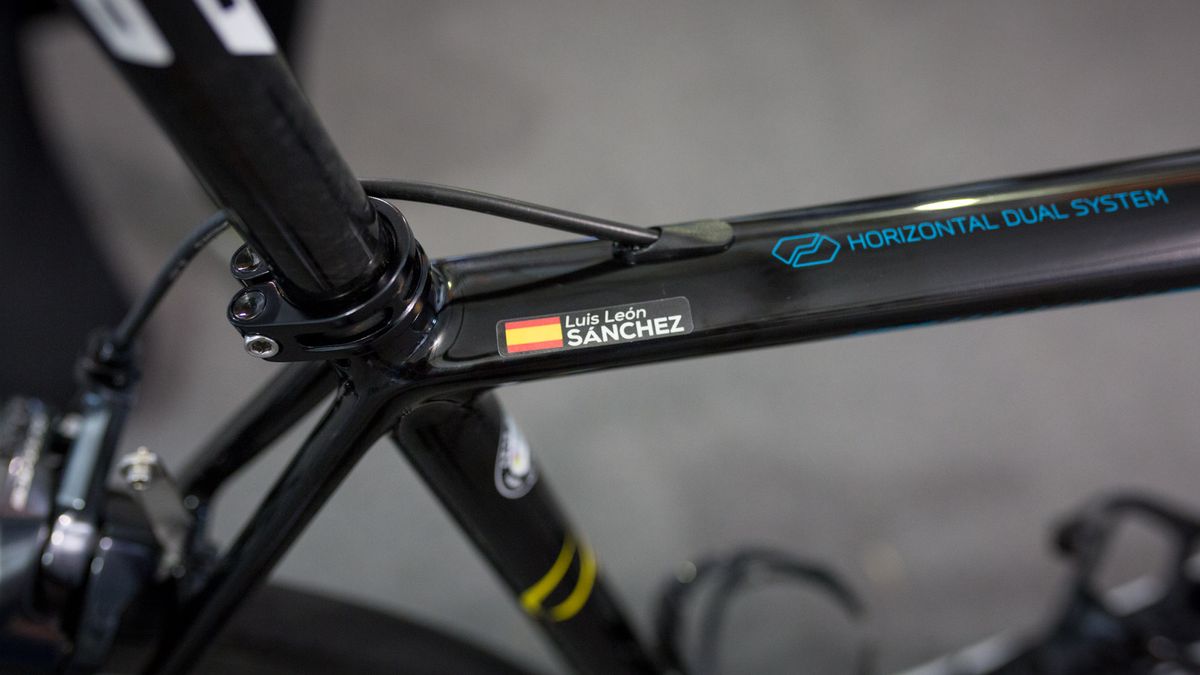 Identification stickers on the frame keeps things simple for mechanics