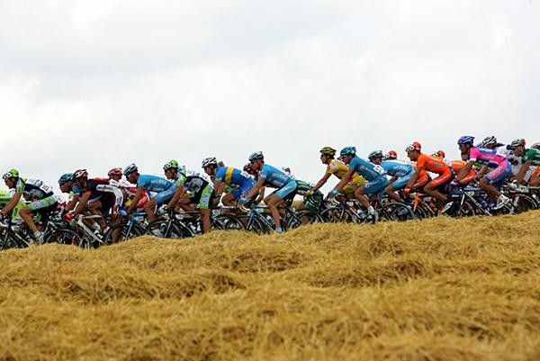 Today's stage was full of rolling wheat fields.