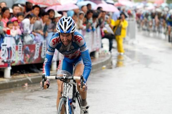 Alexandre Geniez (Skil-Shimano) working it with two laps to go.
