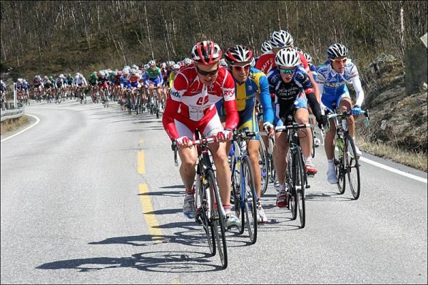 The peloton begins to stretch out on a climb early in stage 2.